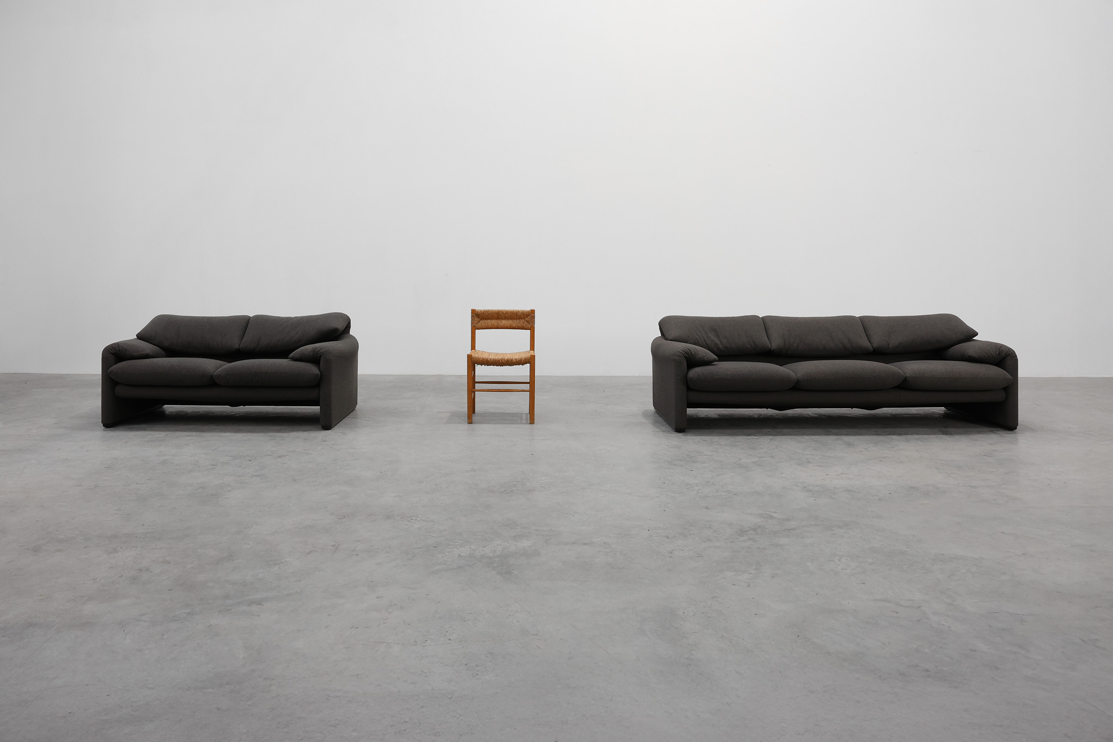 Set of Cassina 2‑Seat and 3-seat Maralunga Sofas by Vico Magistretti, Italy, 1990 thumbnail